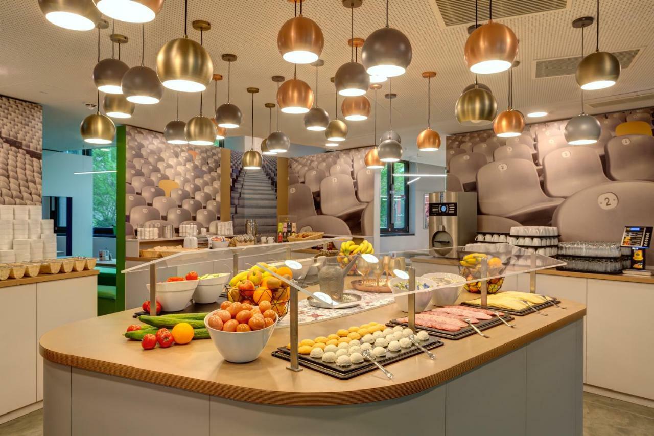 Meininger Hotel Muenchen Olympiapark מראה חיצוני תמונה