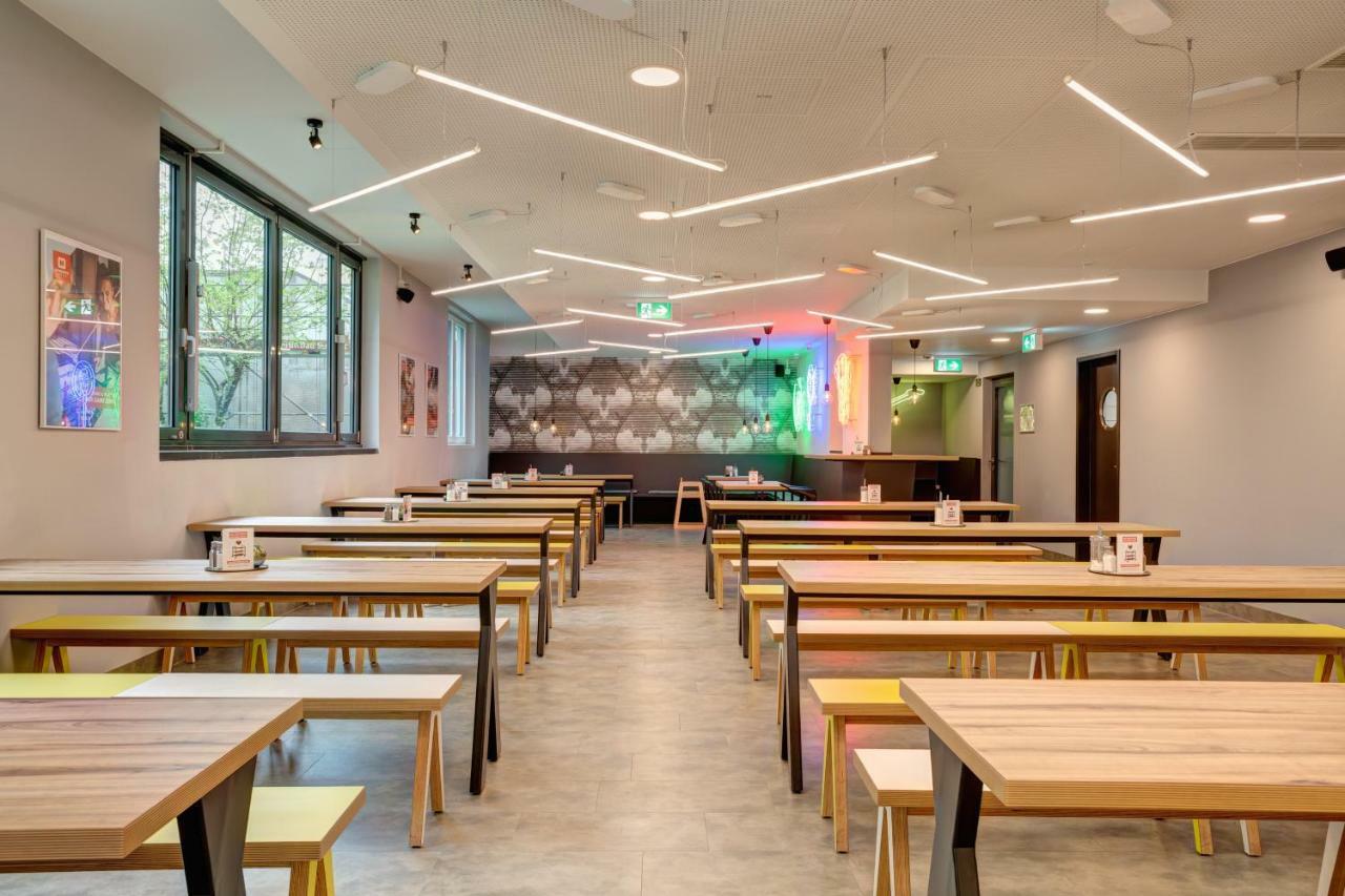 Meininger Hotel Muenchen Olympiapark מראה חיצוני תמונה