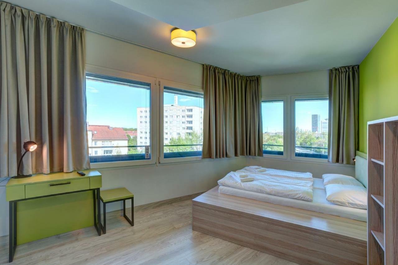 Meininger Hotel Muenchen Olympiapark מראה חיצוני תמונה