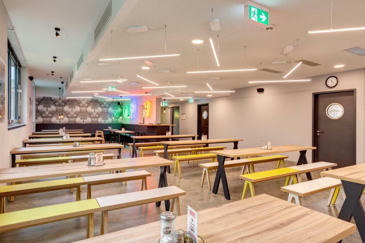 Meininger Hotel Muenchen Olympiapark מראה חיצוני תמונה