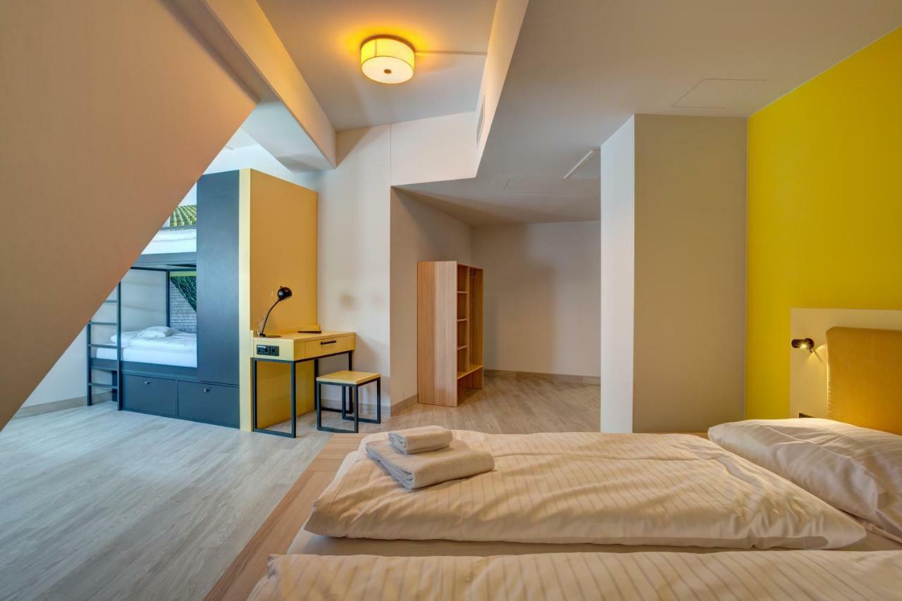 Meininger Hotel Muenchen Olympiapark מראה חיצוני תמונה
