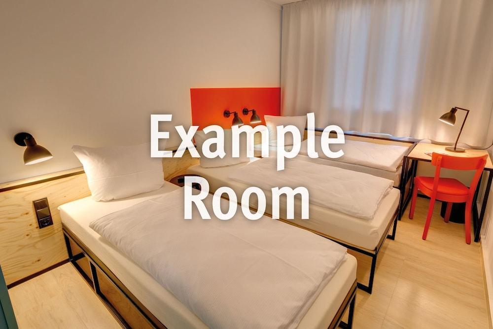 Meininger Hotel Muenchen Olympiapark מראה חיצוני תמונה