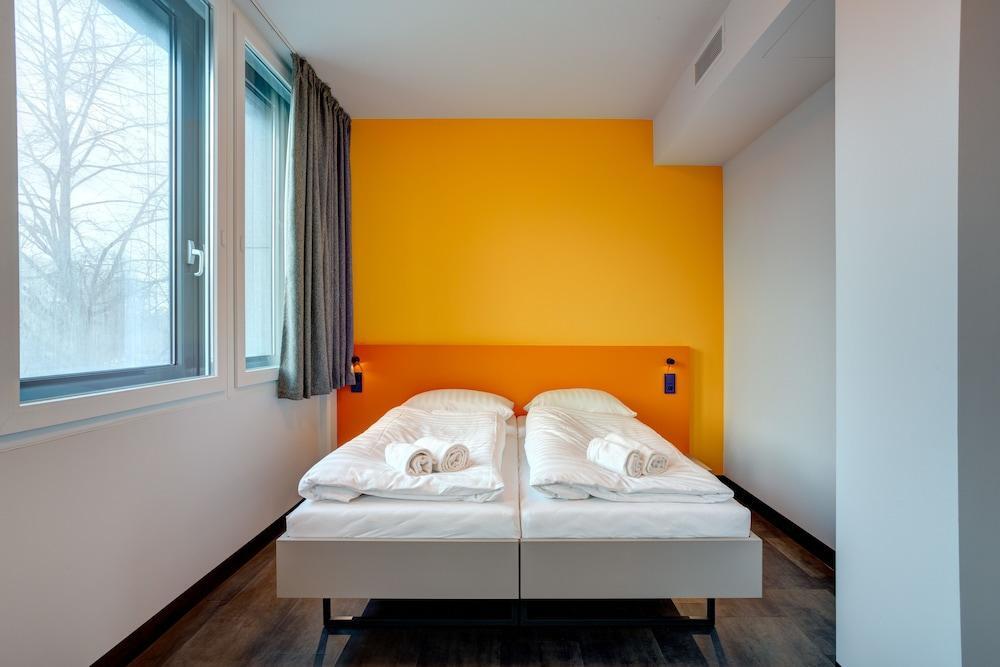Meininger Hotel Muenchen Olympiapark מראה חיצוני תמונה