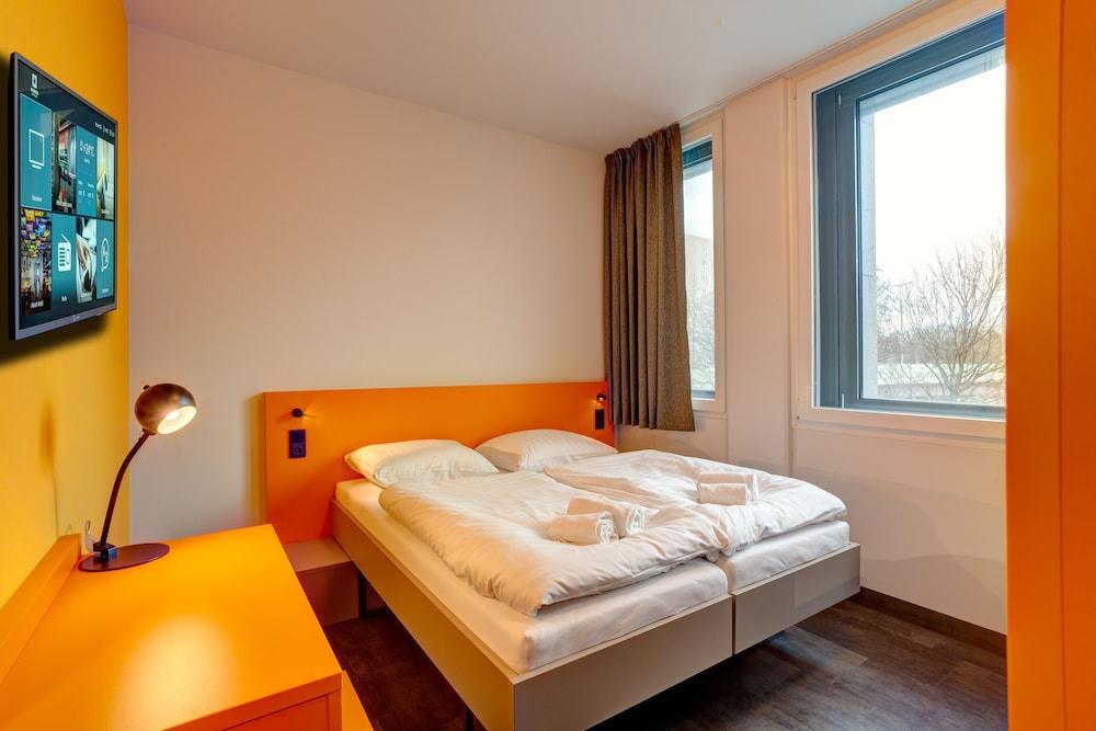 Meininger Hotel Muenchen Olympiapark מראה חיצוני תמונה