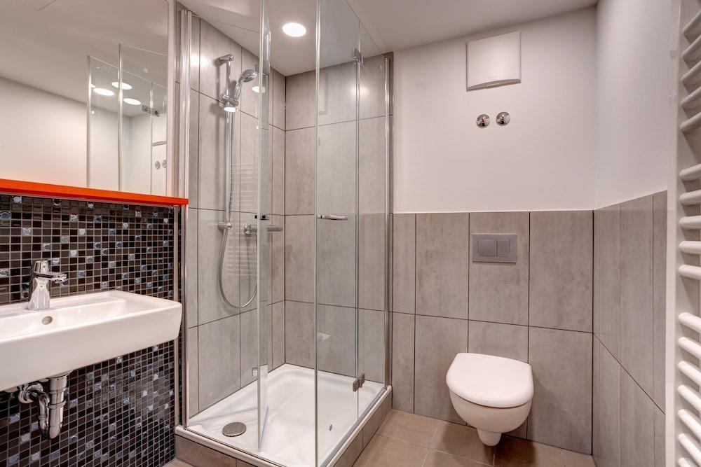 Meininger Hotel Muenchen Olympiapark מראה חיצוני תמונה